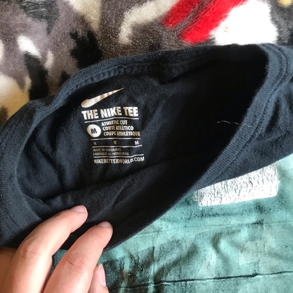 Nike Graphic tee - Picture 3 of 3